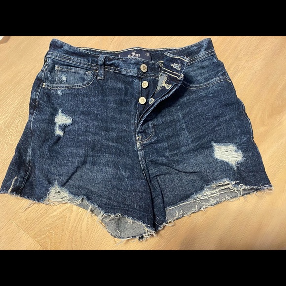 Hollishter Ultra high-rise denim shorts - Picture 2 of 3
